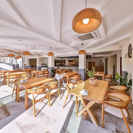 Hotel Athena *
