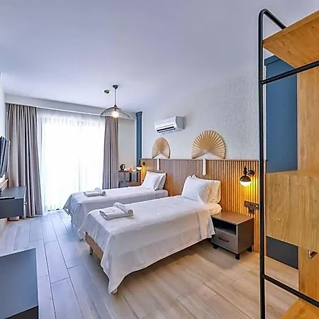 Hotel Athena *