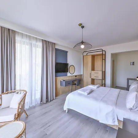 Hotel Athena *